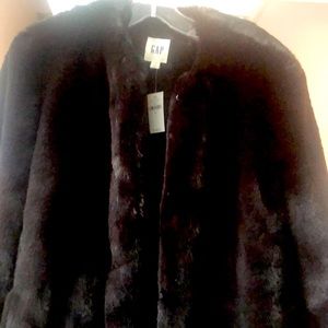 Gap black faux fur jacket Sz medium NWT